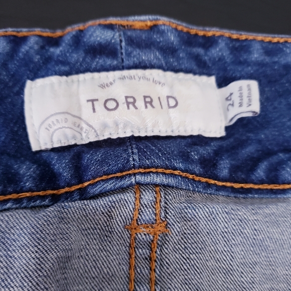 Pristine - Torrid Stretch Denim Skirt - Barely Worn - Picture 3 of 8